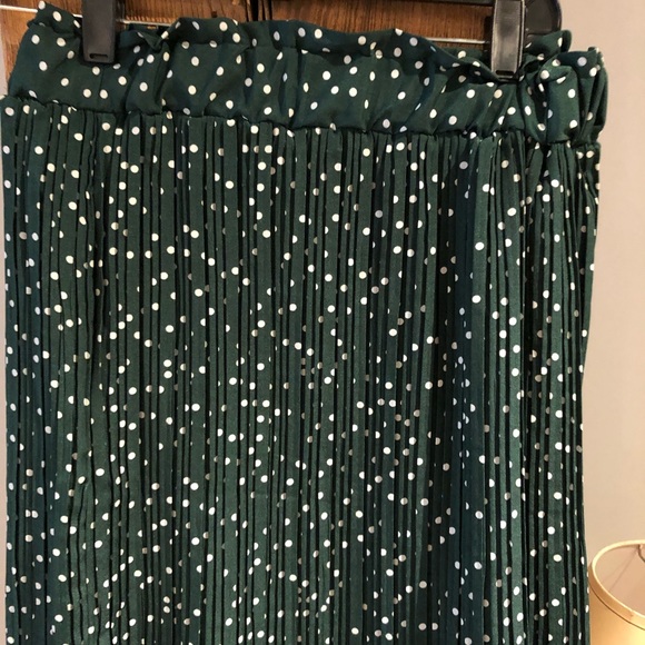 Bohemian High Elastic Waist PolkaDot Pleated Midi - Picture 2 of 4